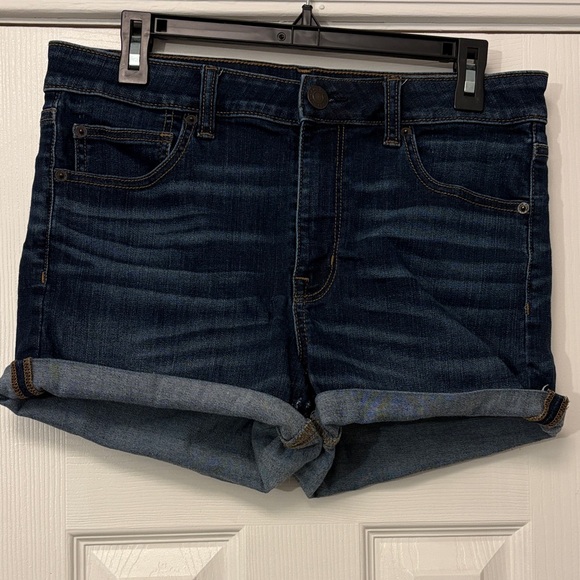 American Eagle Next Level Stretch Denim Shorts Dark Wash Size 12 - Picture 1 of 5